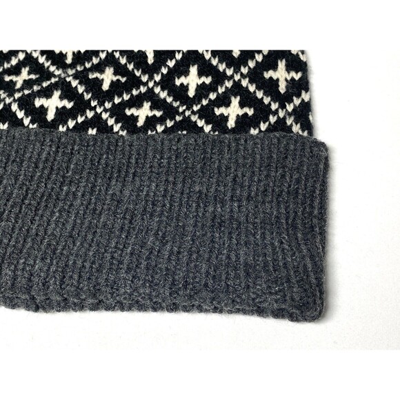 Pieces ASOS Essie Hood Knit Beanie Hat Gray Black M/L New With Tags Geometric - Picture 3 of 9